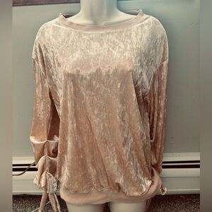 Gypsies & Moondust Women Long
sleeves Velvet Metallic Light Peach Color Sz Small